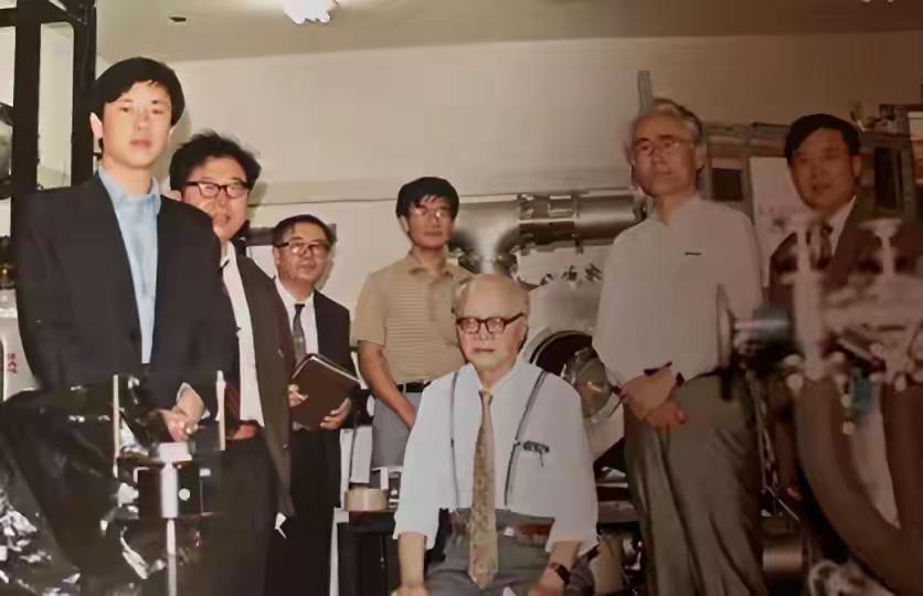 1960年，苏联将下令，叫回所有援助的科学家。不过，一位苏联专家临走前，说了这样