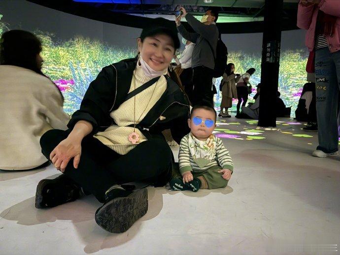 Selina儿子这么大了家人们，今天咱们来聊聊 Selina 和她那已经长大的儿