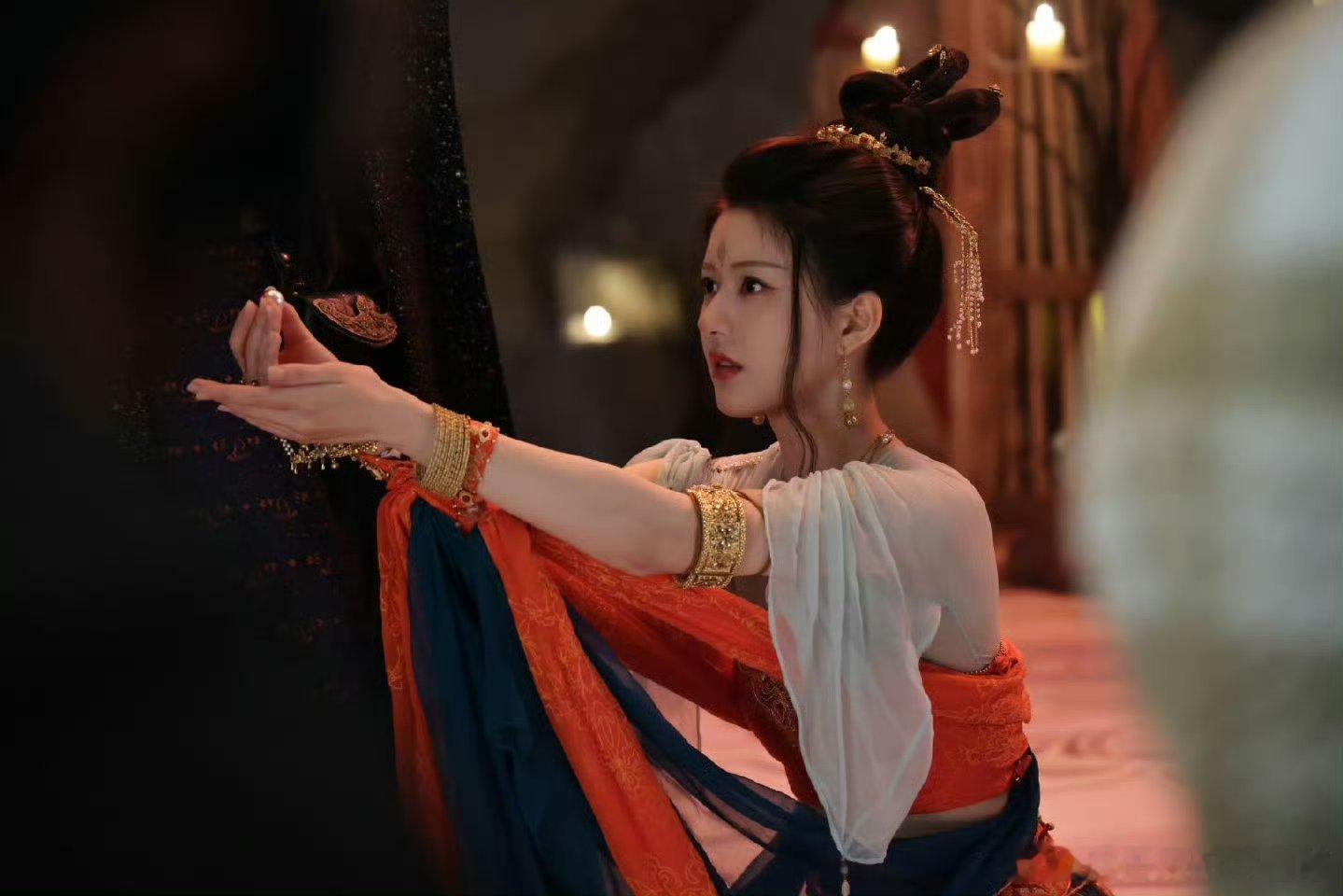#赵露思回复周雨彤##周雨彤[超话]#珠帘玉幕一定会爆火的，露思宝宝这么优秀，周