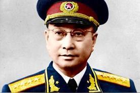 1928年潜伏在上海的陈赓接到周恩来的命令，让他想尽办法去营救暴露身份的张云逸。