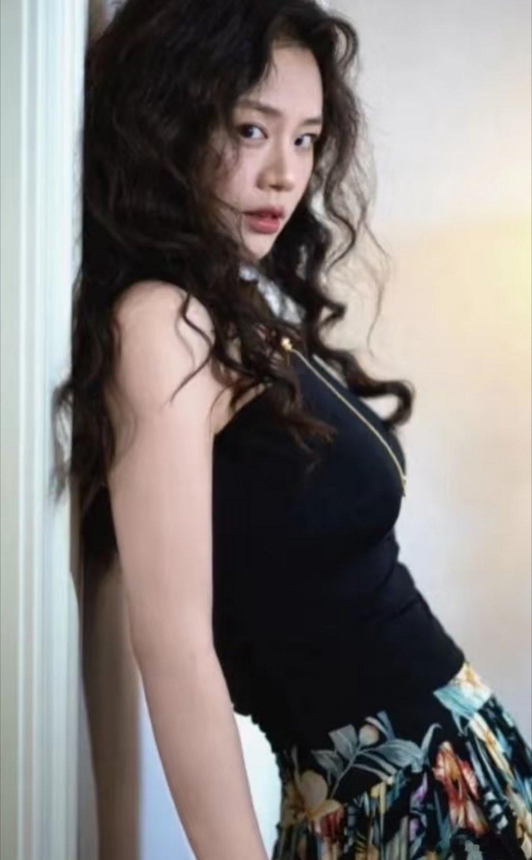 瘦下来的马思纯，明艳大气+甜美可人 ​​​