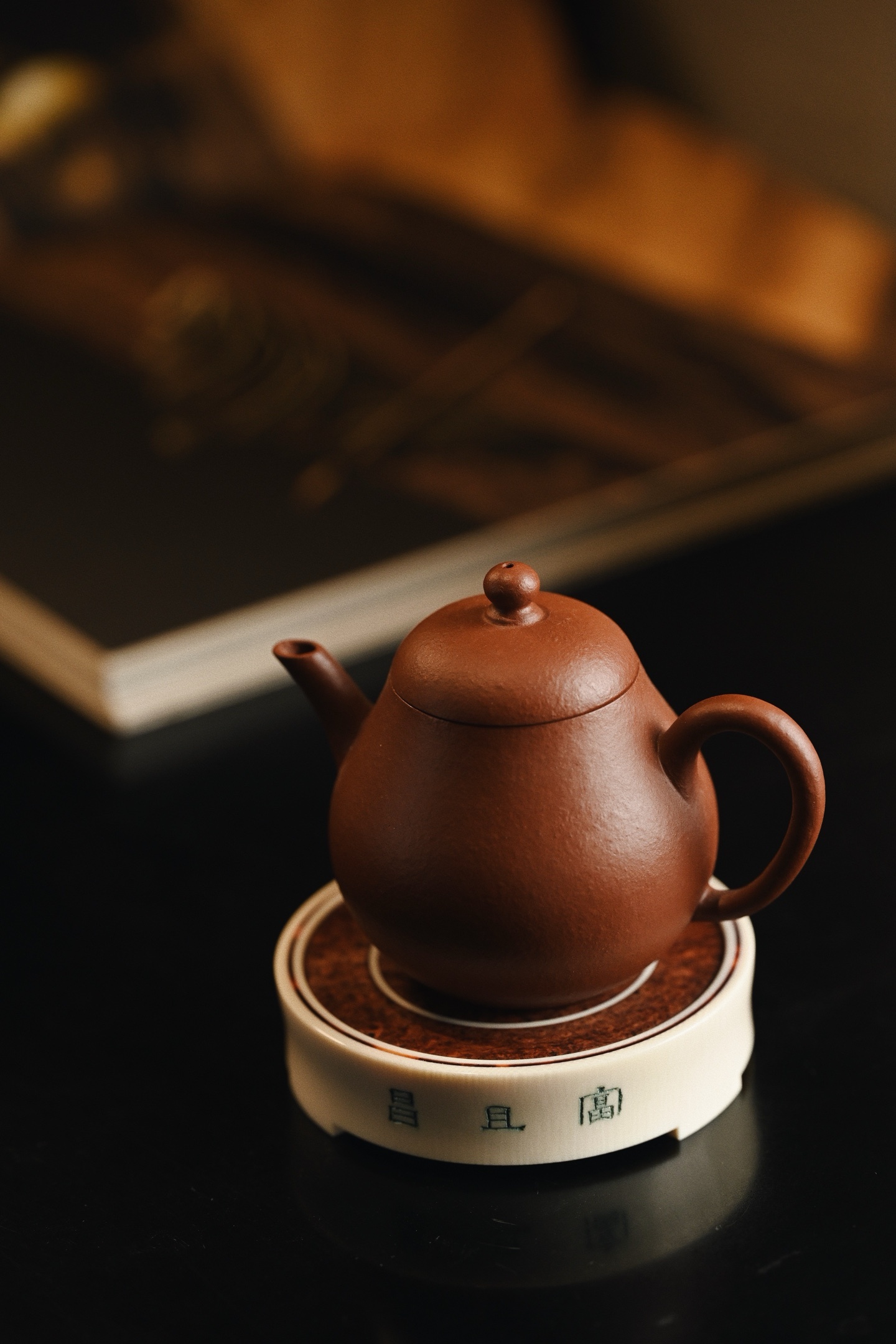 猛犸x缅花 | 富且昌 小底座料质细腻，层次分明，素雅大方，侧壁阴刻古篆「富且昌