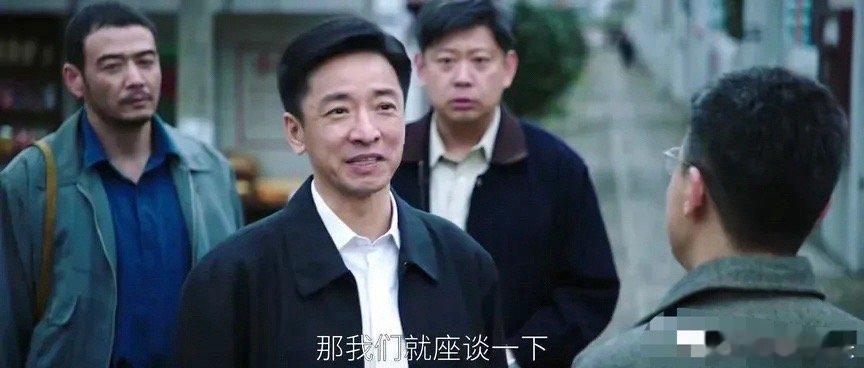 #大江大河之岁月如歌# 《大江大河》中老徐真是个神人。老徐是从金州厂出去的，县委