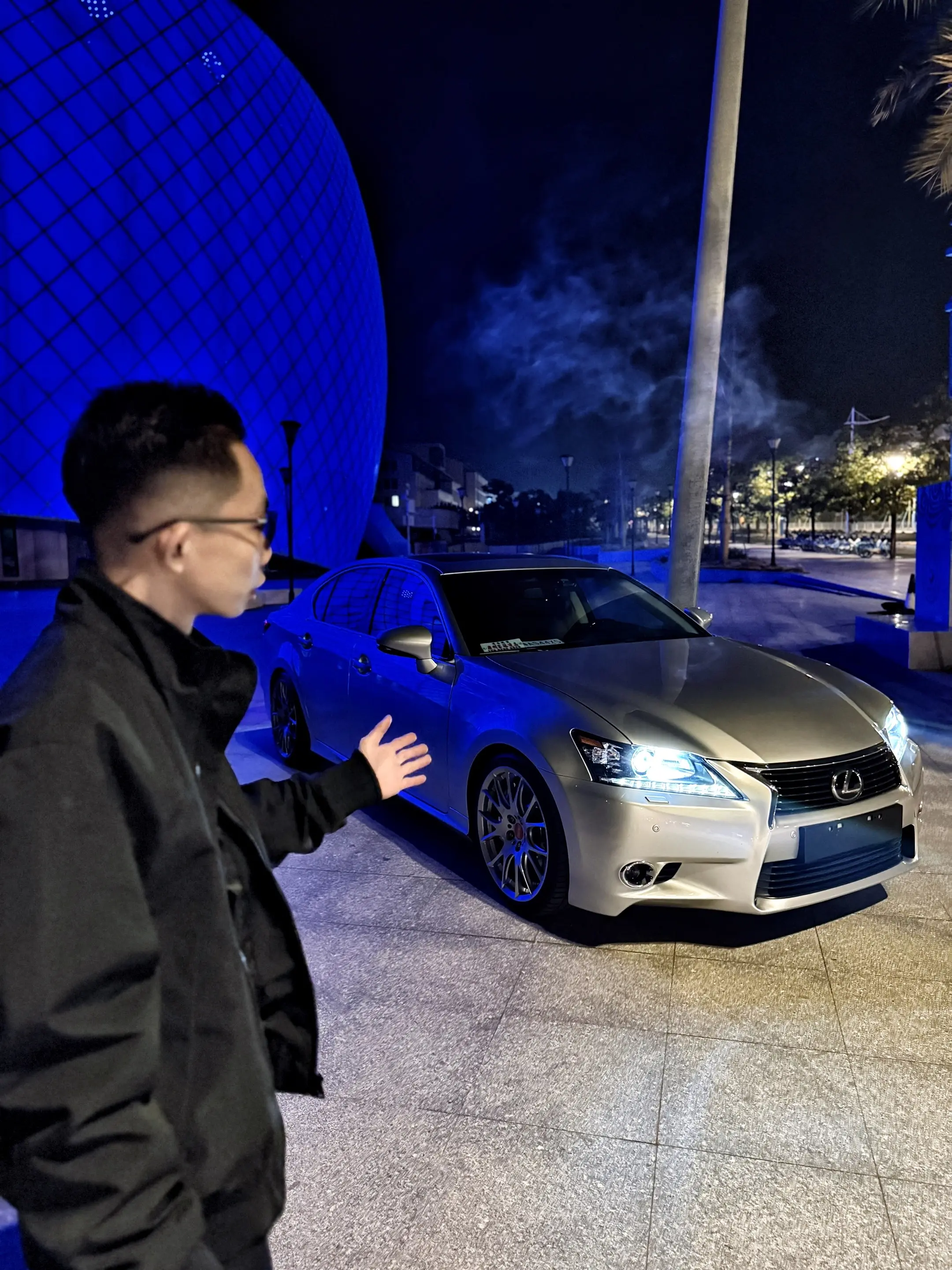 年年岁岁花相似，岁岁年年人不同