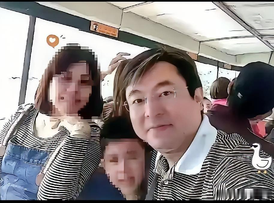 悄无声息举家迁居大陆。
​​这件事没有任何公开消息，全程安安静静，消息传开后，台