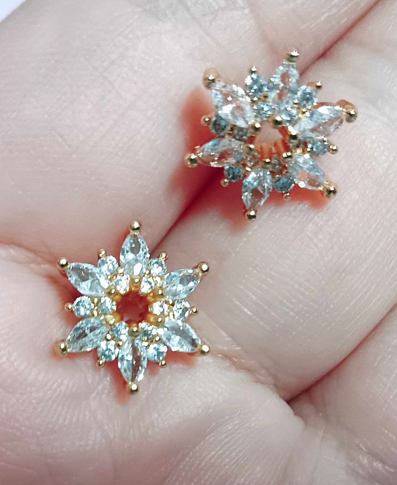 怎么会有人这样做镶嵌。我愿称之为：“缺心眼”。 