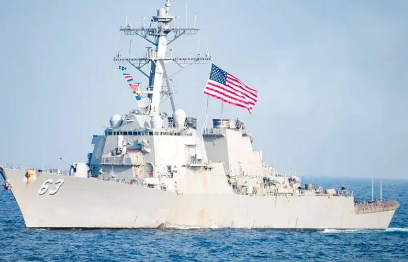 美国也想有样学样，跟着伊朗收取船只过路费，可是很多国家都不买账。
本来这场中东冲