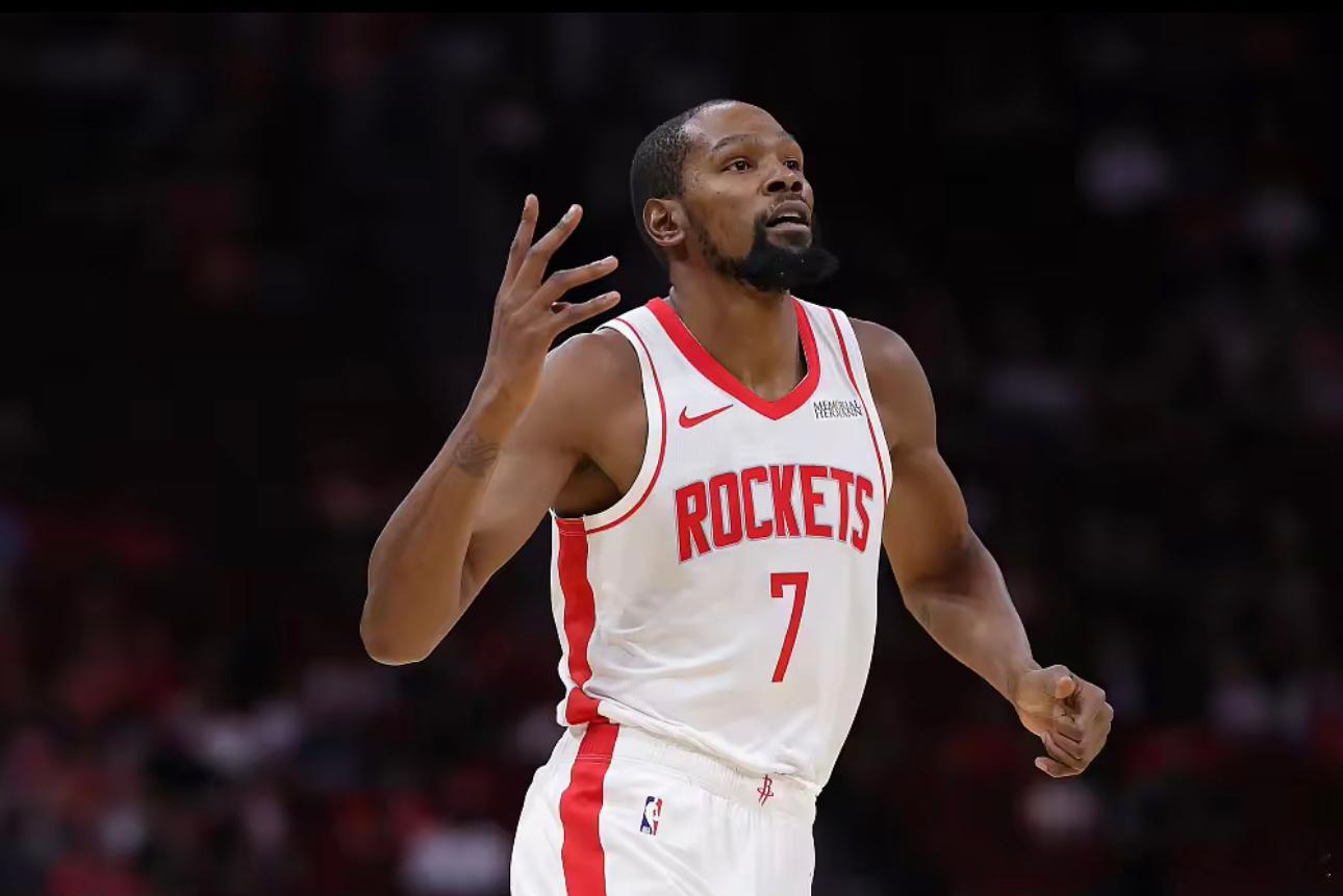 休斯顿火箭目前正处于势不可挡的状态，凭借昨日对阵太阳时完成的21分惊天逆转，球队