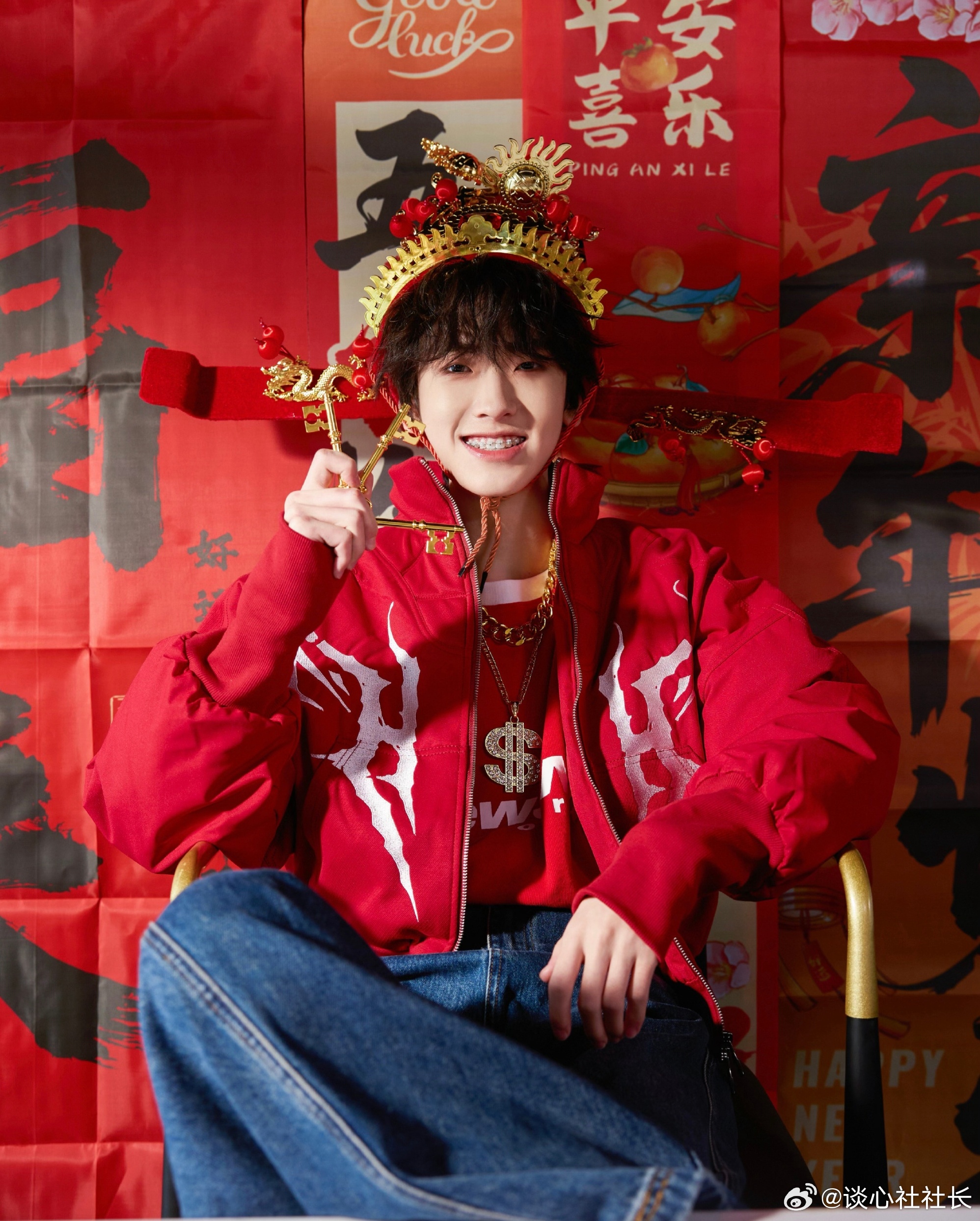 【TF四代发发NOW花絮照公开】从酷拽少年到喜庆财神，风格百变却始终亮眼，这就是