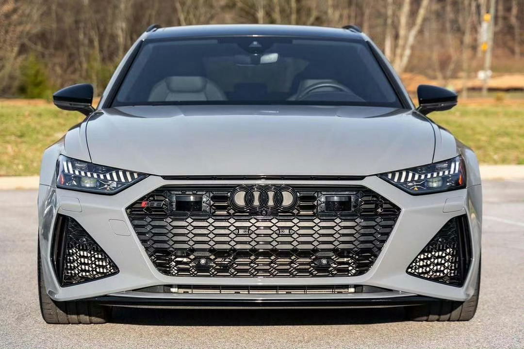 AUDI 