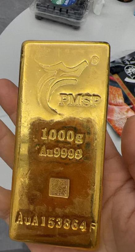 深圳女商户做梦也没想到，自己卖了近 80 万黄金前特意核查了买家身份证，结果当晚