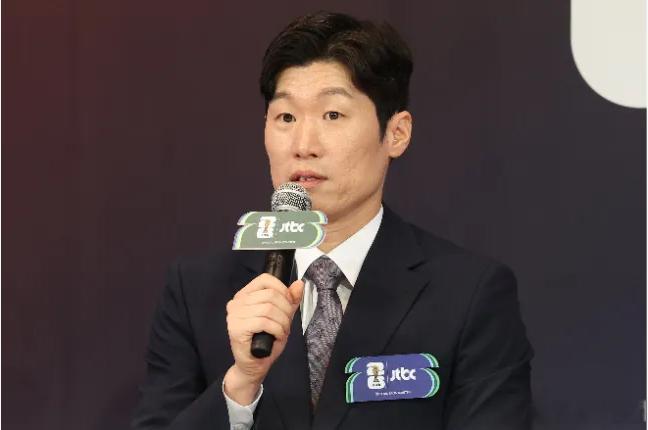 朴智星："不知道今天是否真的想赢下这场比赛。"这句话，太重了。作为韩国足球的传奇
