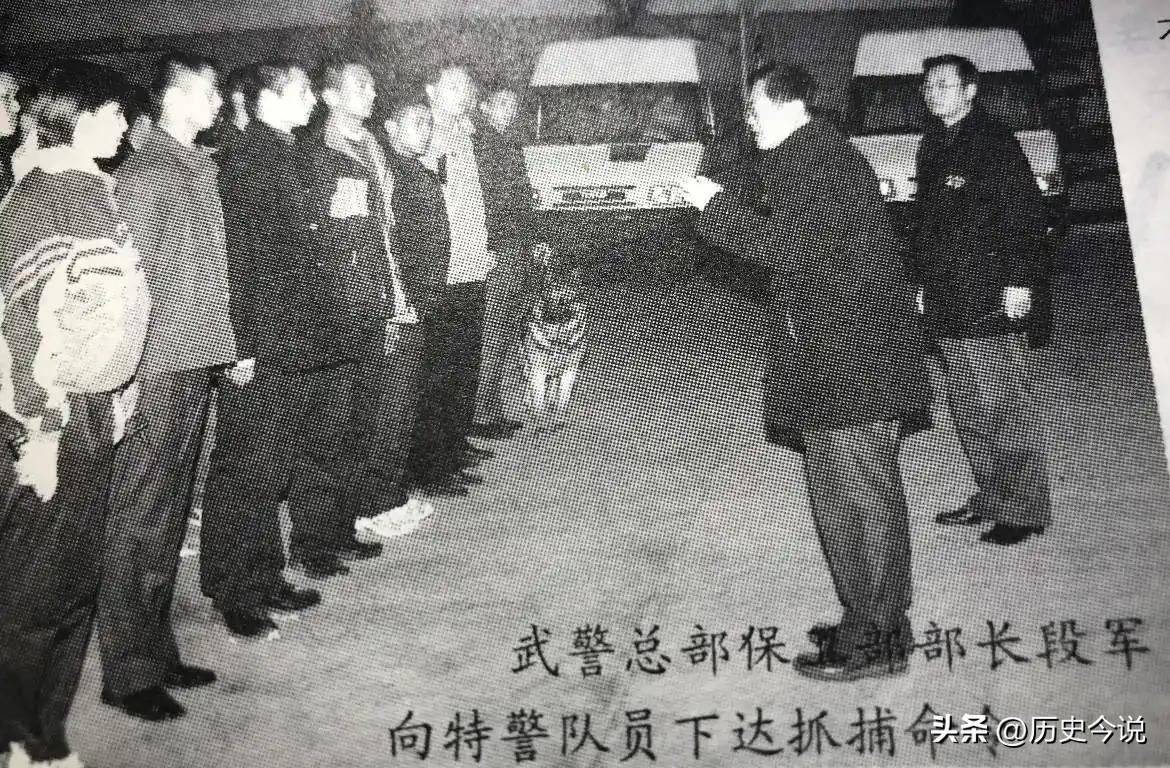 2003年街头暴行：武警警官见义勇为遭毒打，司令员震怒发起全城围捕
 
阅读此文