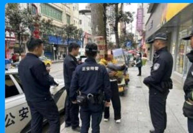 【孩童走丢时的迅速响应】近日，一名1岁多男孩不慎走失，家人多方寻找无果后焦急报警