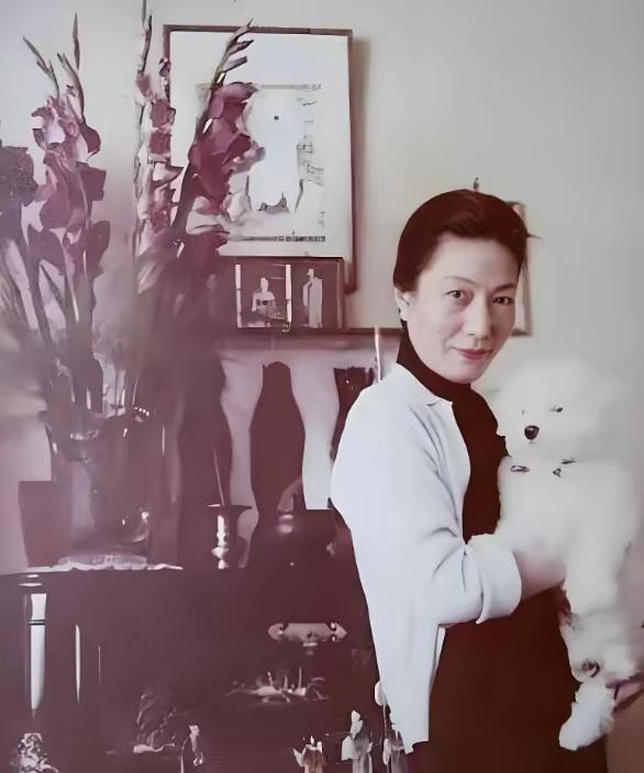 1967年9月，60岁的孟小冬告别香港十年独居岁月，应义姐姚玉兰之邀迁居台湾，自