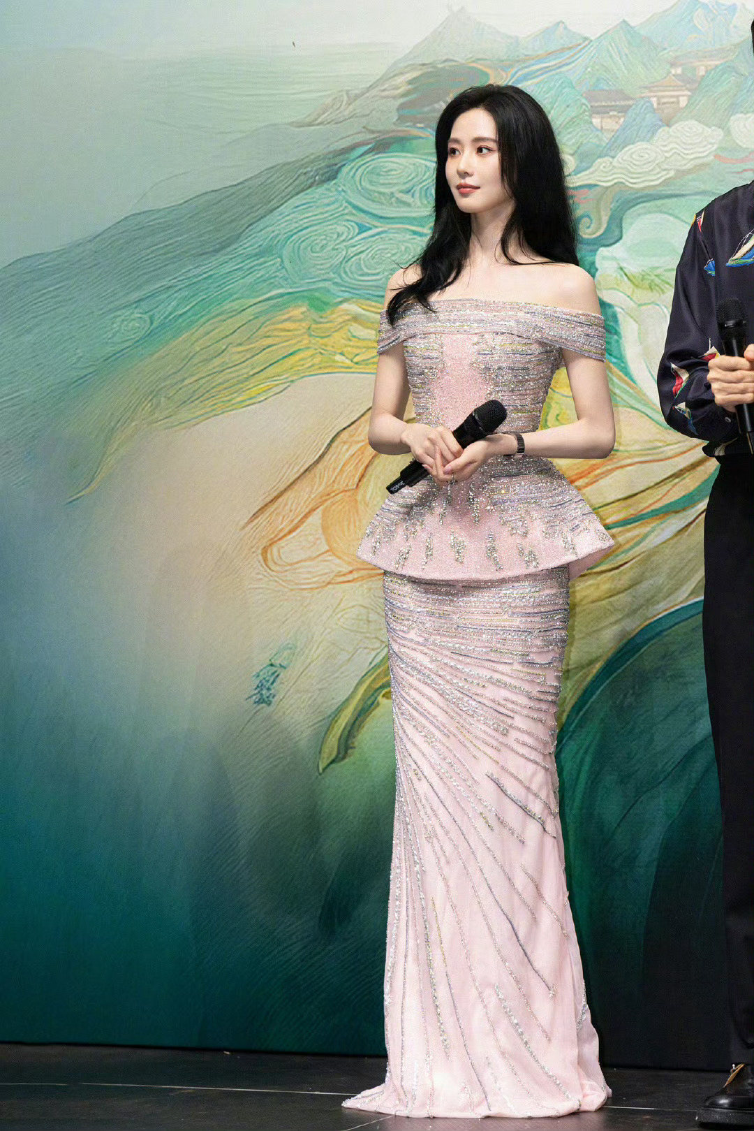刘诗诗淮水竹亭新加坡见面会生图 好美，简直是妈妈级别的！[色] ​​​