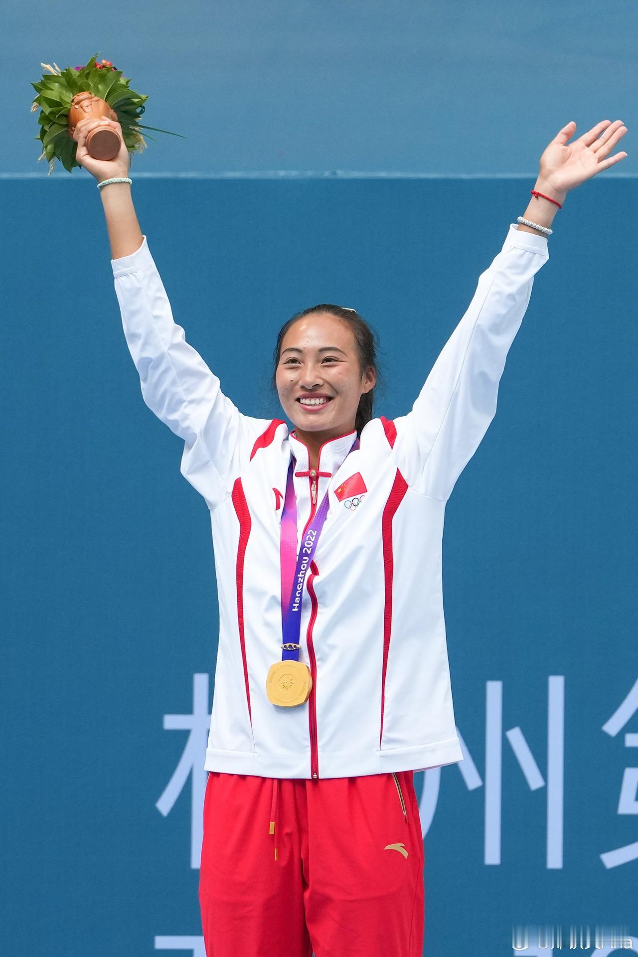 2024福布斯女运动员收入排行榜
1、高芙 3440万美元（940+2500）