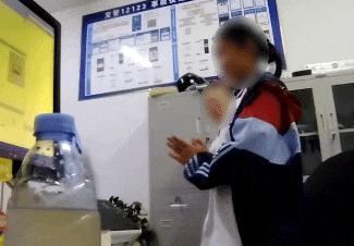 芜湖一初中女生本想免费领取游戏皮肤，却不知这是对方的骗局，账号被转走3.8万，报