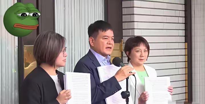 中国国民党公然响应民进党号召，叫嚣“抵制中国”，是要把国民党反动派出卖民族利益的