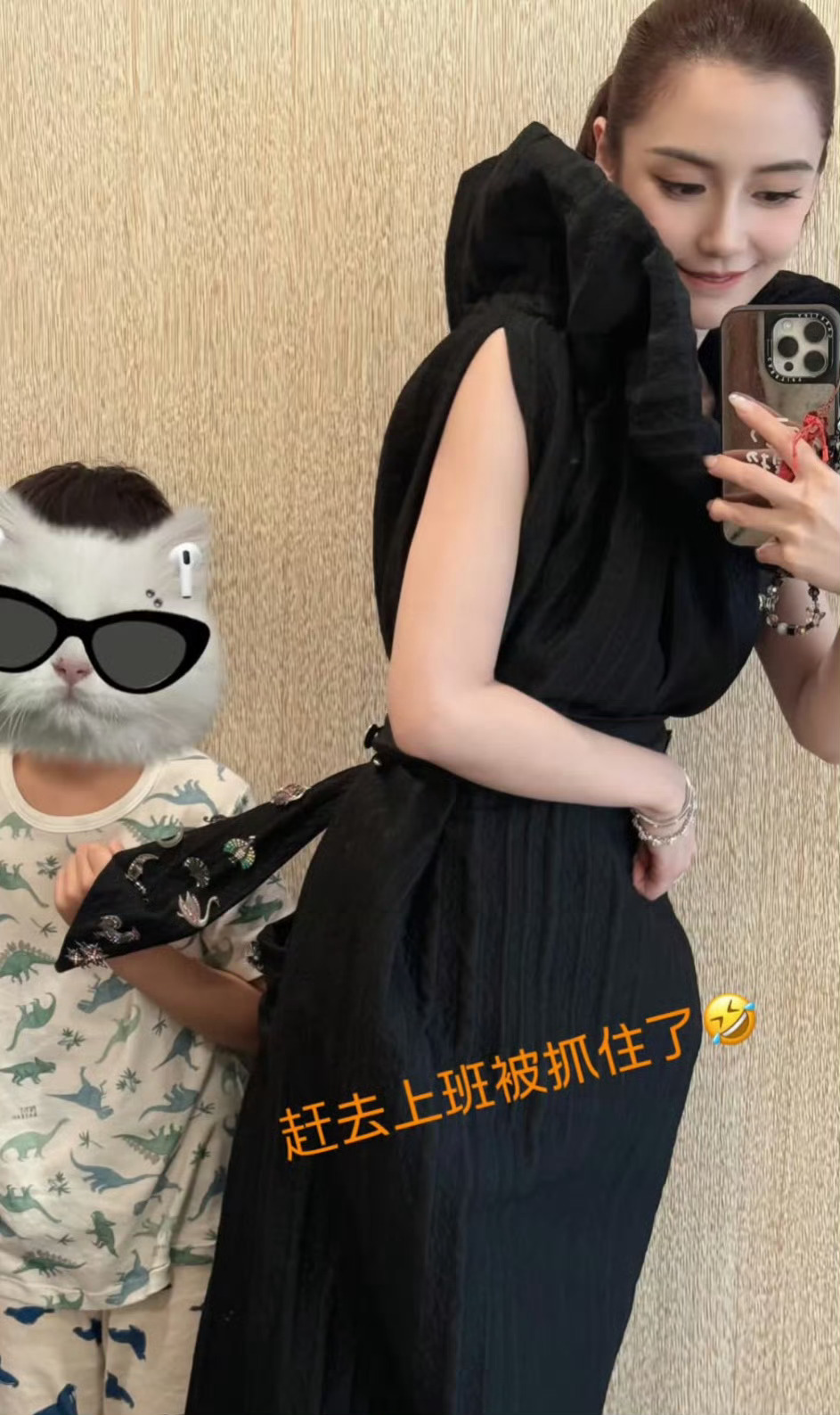 Angelababy带小海绵参加巴黎时装周Angelababy带小海绵参加巴黎时