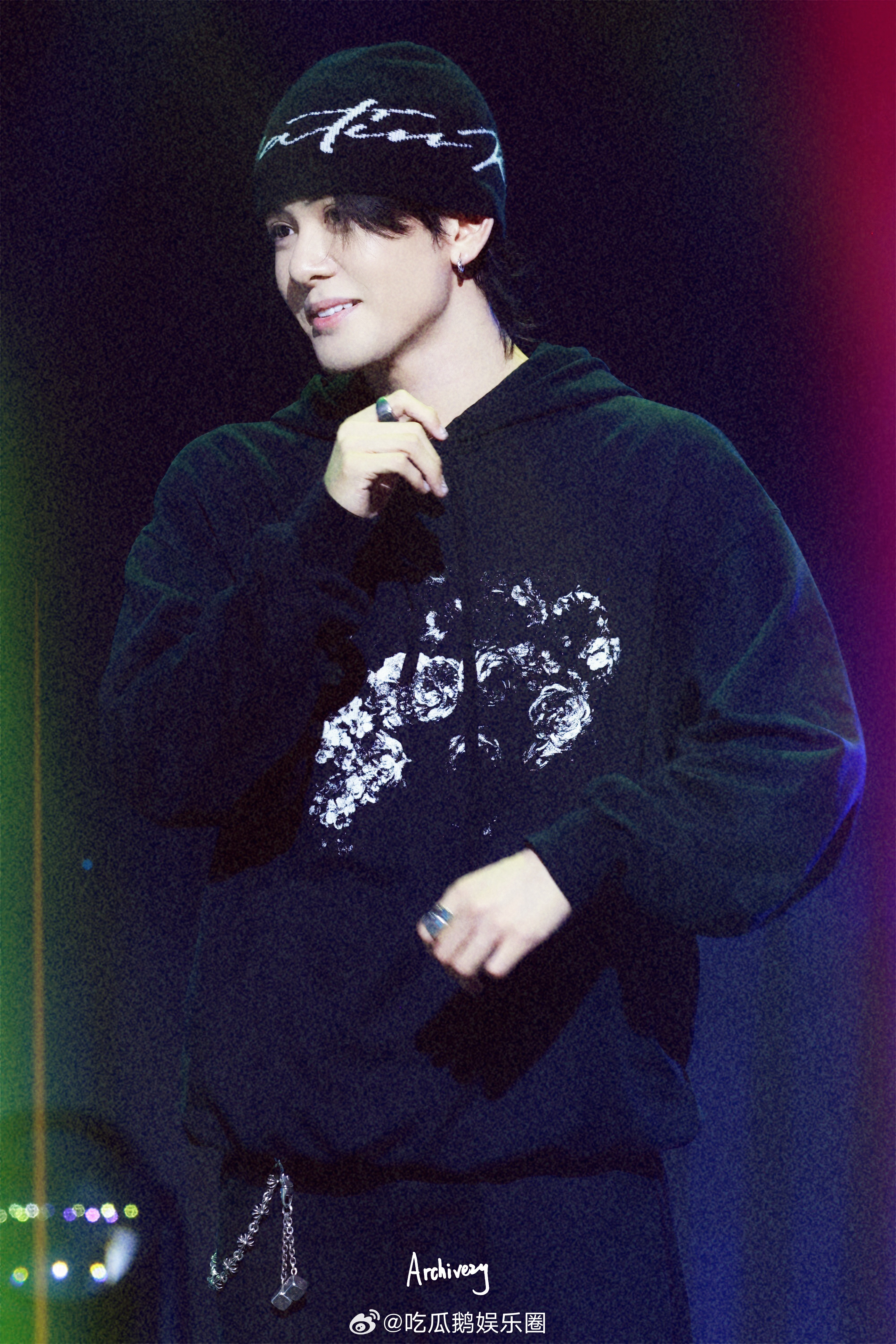 肖顺尧曾舜晞合唱梦回莲花楼肖顺尧曾舜晞同台献唱，将莲花楼的悲欢与侠气唱得淋漓尽致