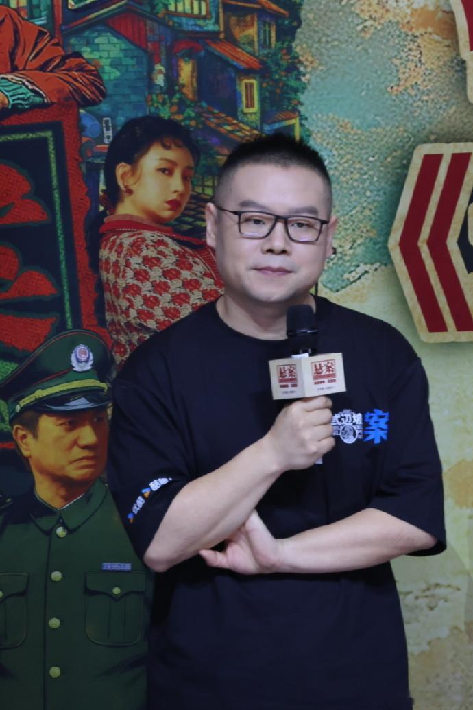 岳云鹏原名叫岳龙刚剧集悬案 他身上的市井气和机敏感，刚好符合这个角色 