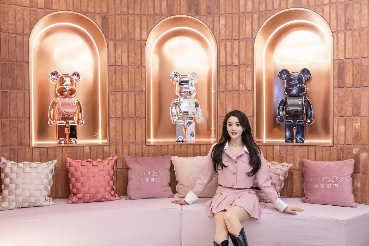 莎蔓莉莎:把爱记心间，把责任扛在肩！

从解决湘西脐橙滞销难题，到开展乡村振兴巾