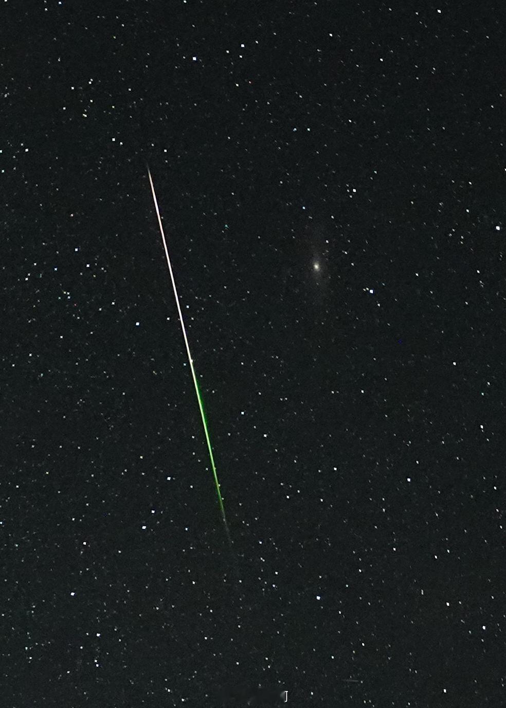 我们领队昨天拍到的流星💫 