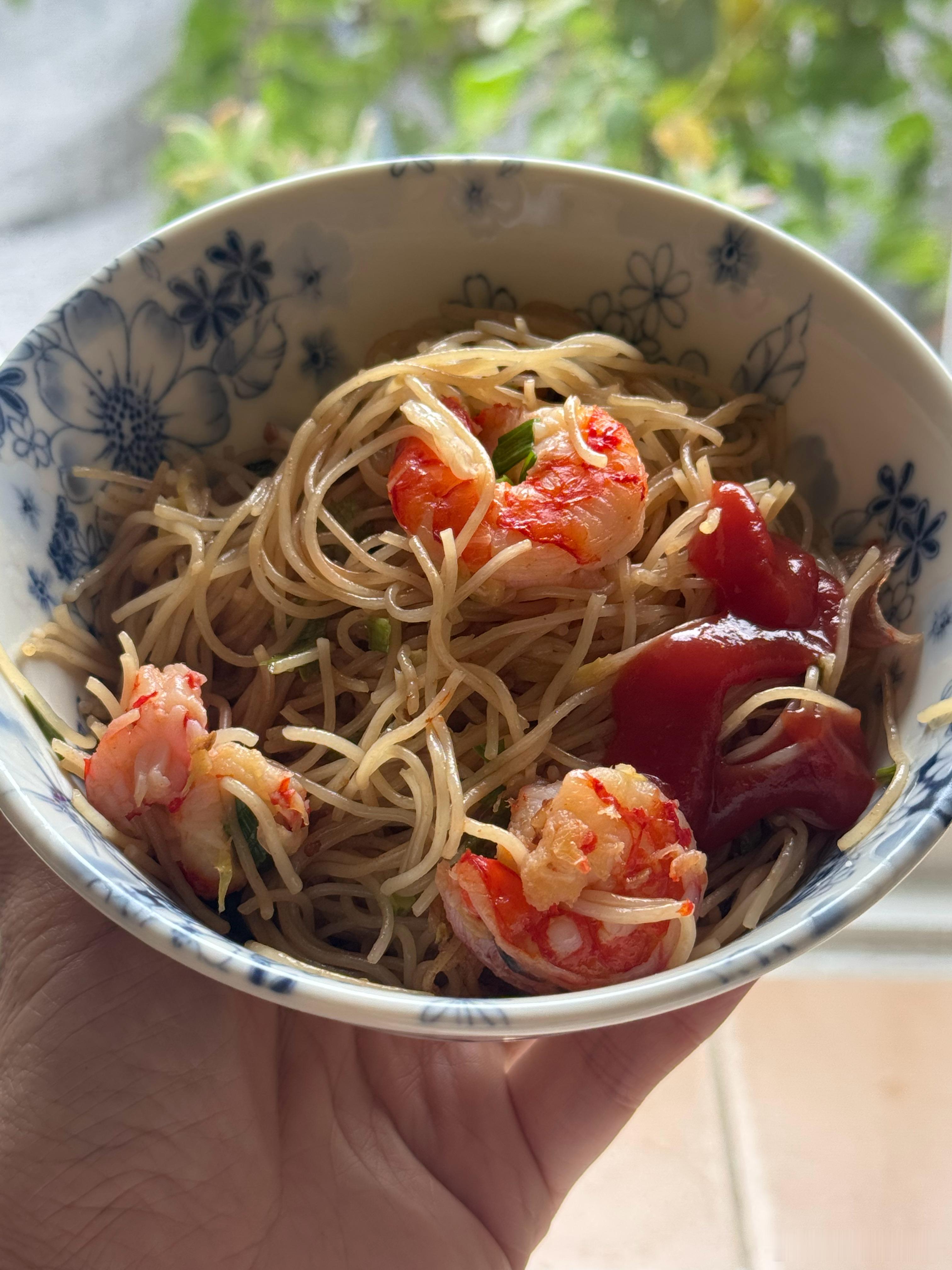 我婆婆做的闽南炒米粉和我妈包的东北饺子，永远是我心中中同品类第一名。无它，想好好