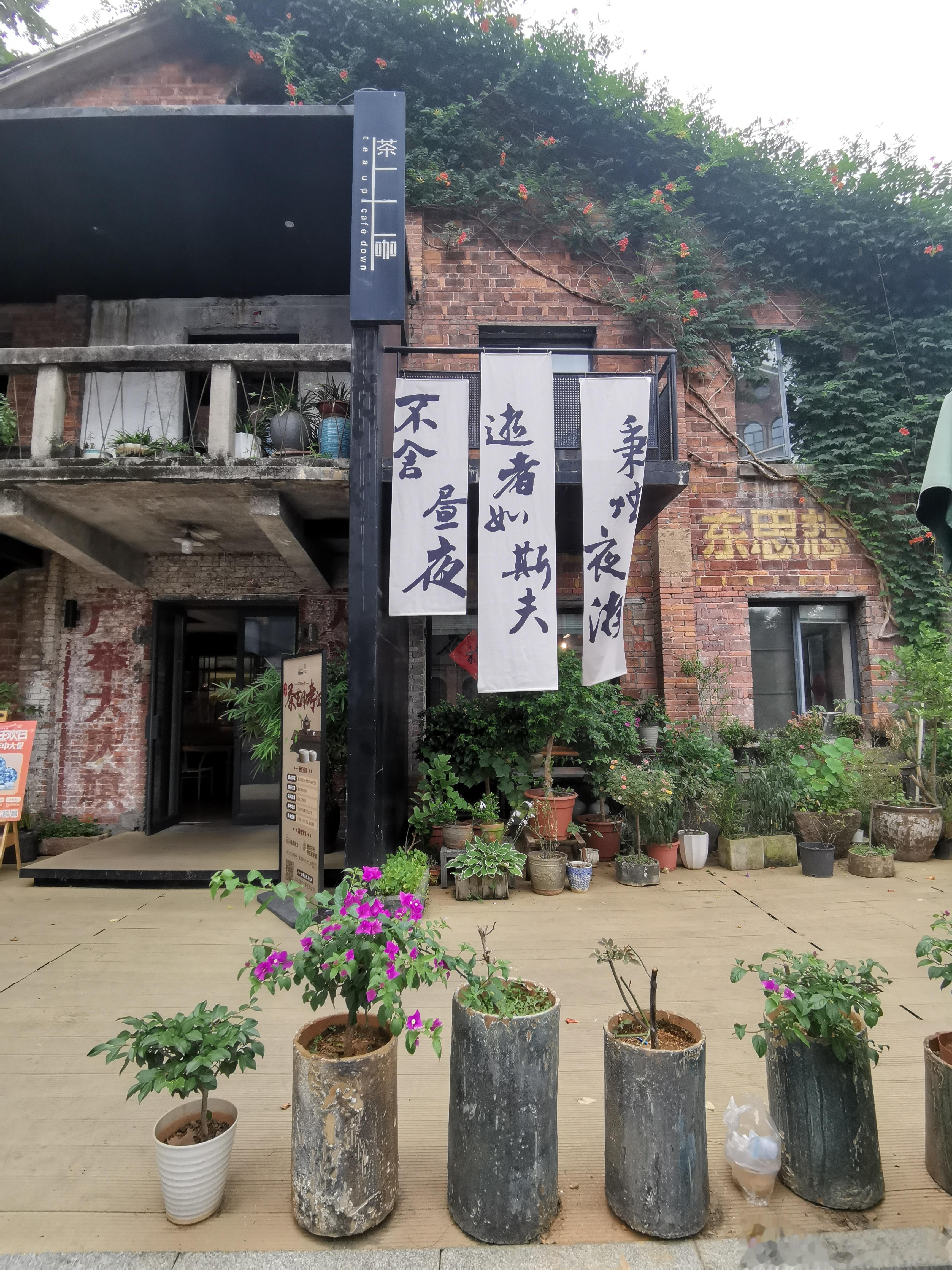 45~60岁是延年益寿的黄金期，要想健康长寿，最好注意这4点！1、合理饮食：饮食