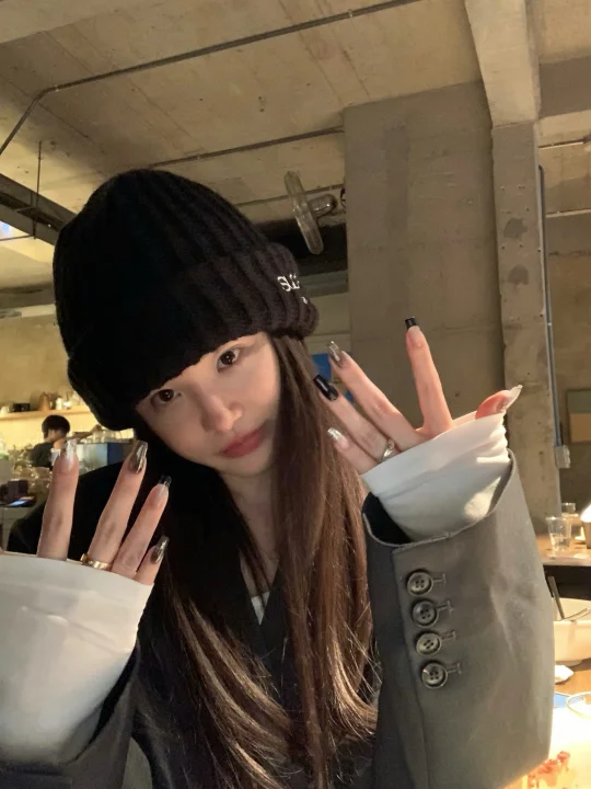 大家问爆的超绝黑色系美甲来咯！💅