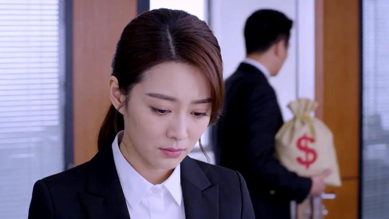 职场“界碑”：善良有度，方显专业锋芒

今儿咱们单说一桩发生在格子间里的“生存法