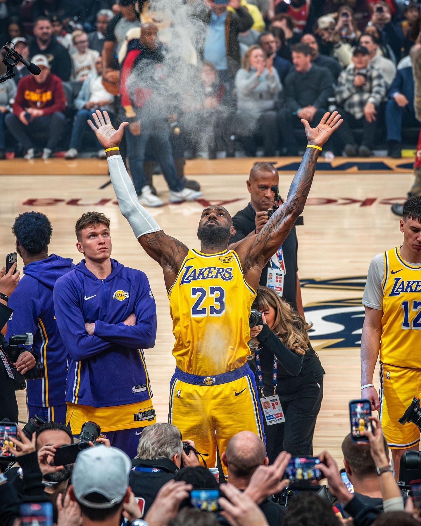 King James returns to The Land 👑📸詹姆斯洛杉