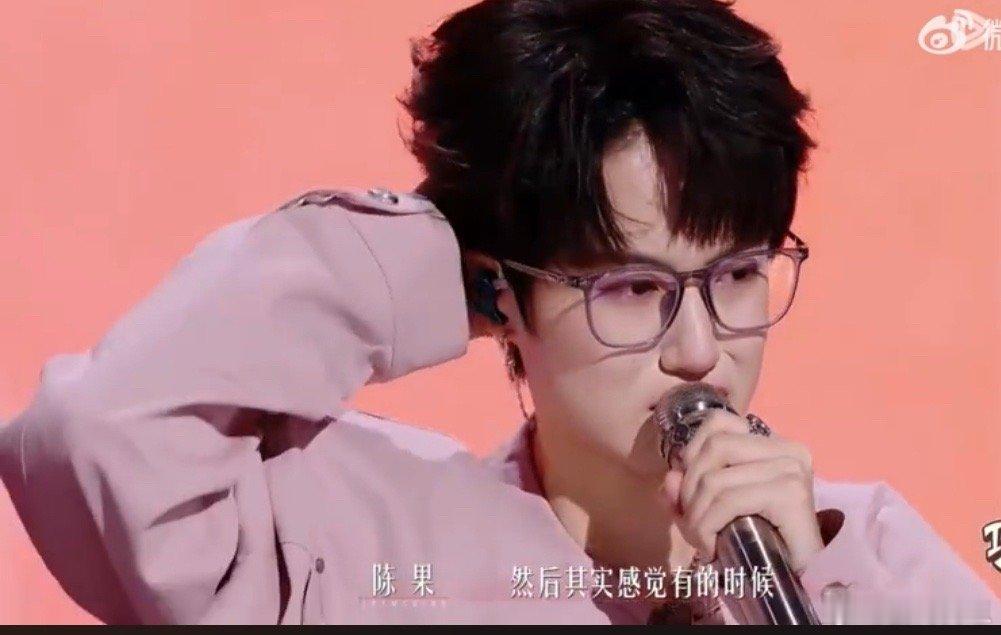 萧亚轩泪失禁体质 被萧亚轩的泪失禁体质戳到了！看到选手紧张她比谁都心疼，边抹眼泪