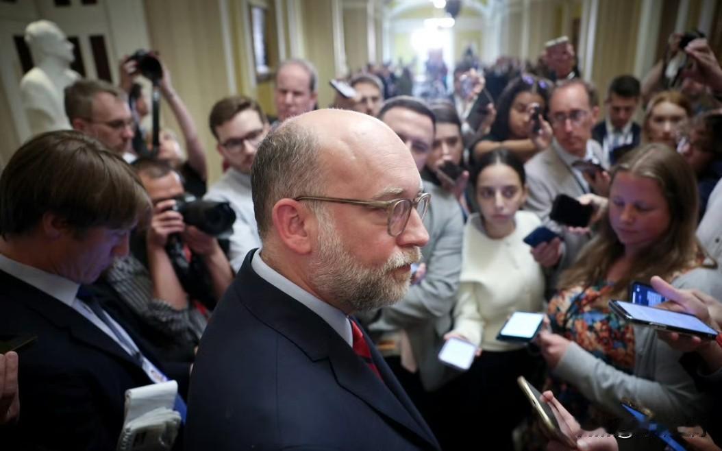 特朗普政府将解散美国国家大气研究中心，官员称其是“气候恐慌主义”的源头。
该中心