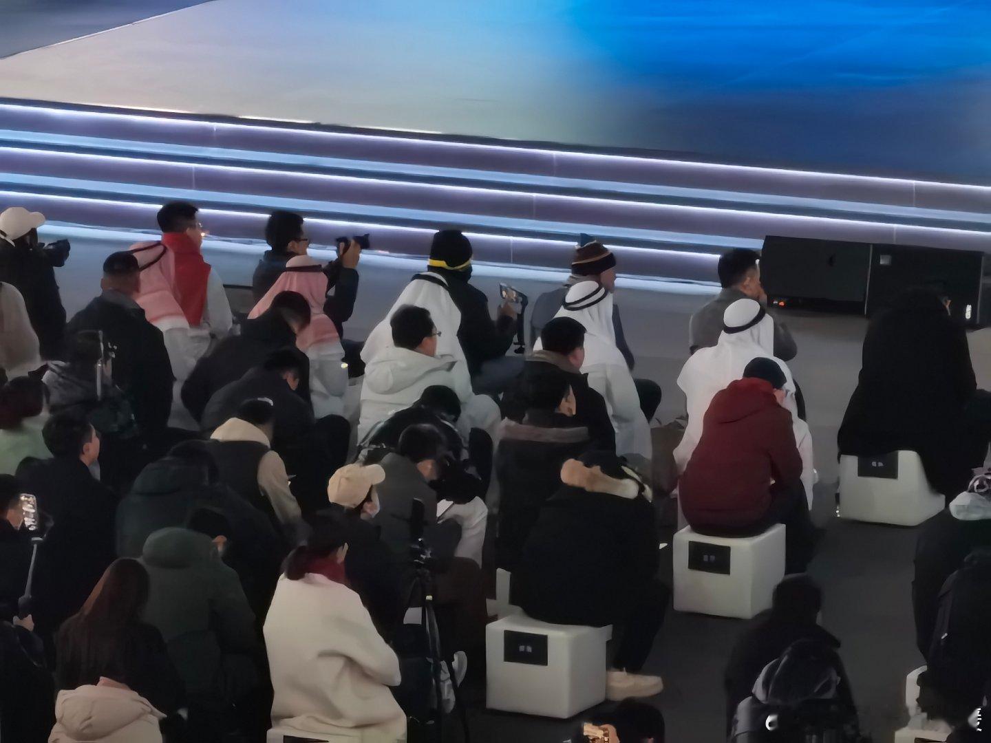 坦克属实国际化了，头顶一块布，世界我暴富的中东大哥们，喜欢吗？？坦克700在你们