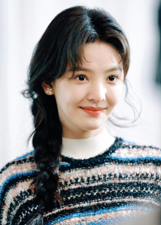 给章若楠化的元气少女妆