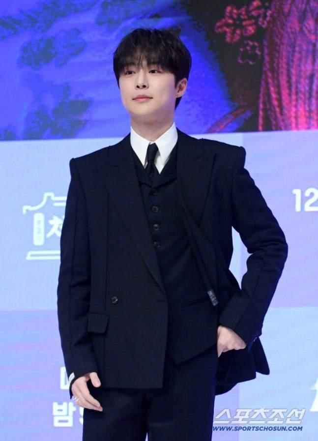 裴仁爀 有望出演新剧请守护我 男主角。由《举重妖精金福珠》《那个男人的记忆法》《