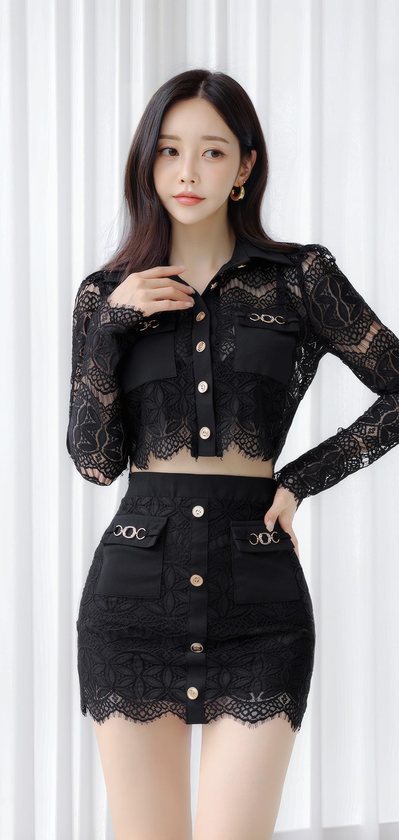 优雅黑蕾丝连衣裙，性感与优雅并存！💃🏻👗