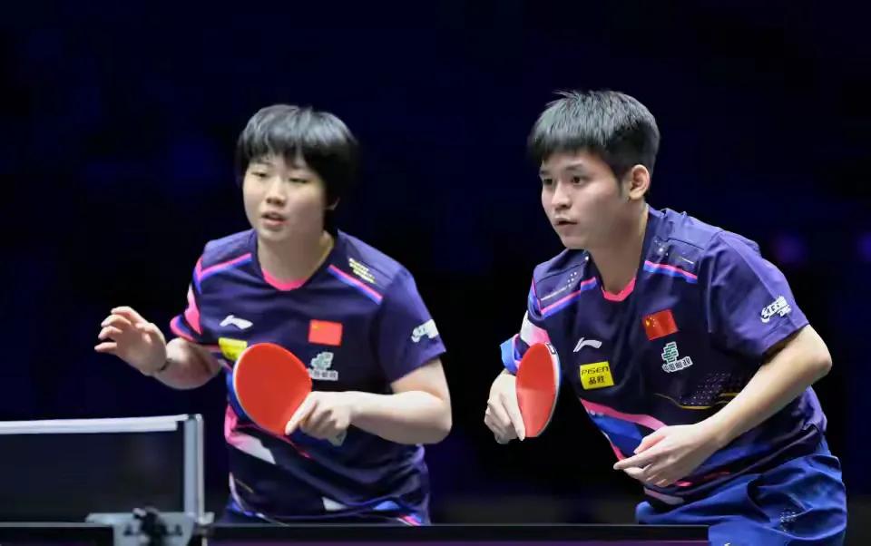 中国年轻组合林诗栋/黄友政在WTT瑞典站男双1/4决赛中以3-1（11-5、11