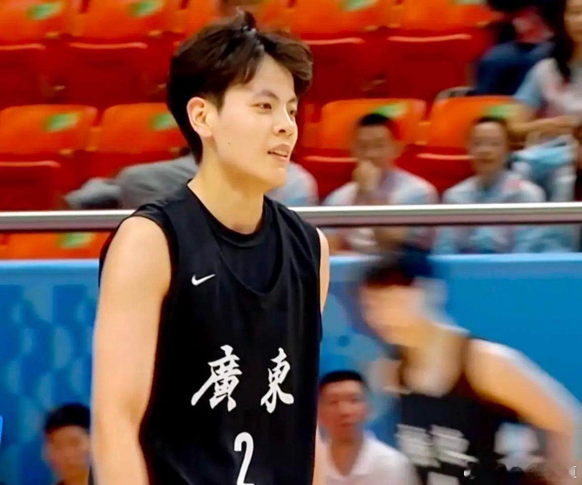 杨舒予12分6板，陈明伶22分，广东女篮11人得分102：73大胜上海进四强！看