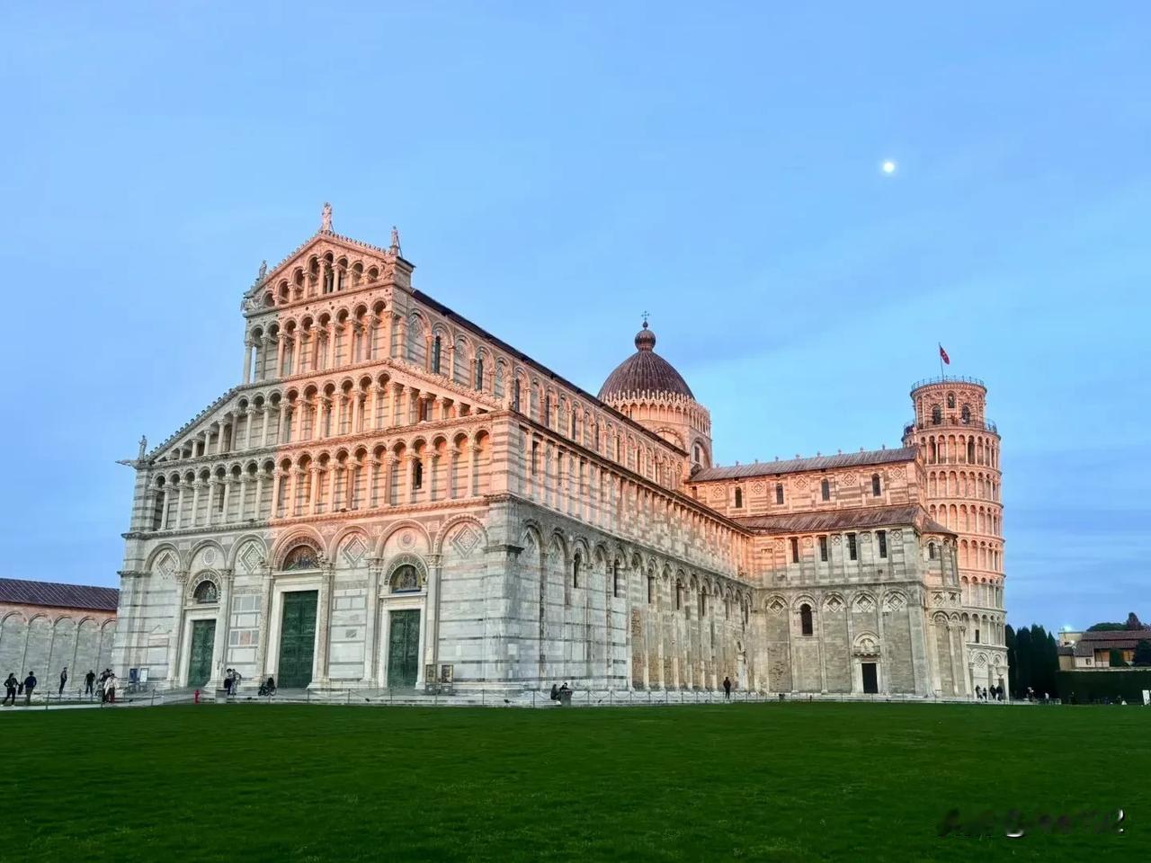 到了意大利🇮🇹就会忘记忧愁与烦恼
沐浴阳光，面朝大海，春暖花自开！