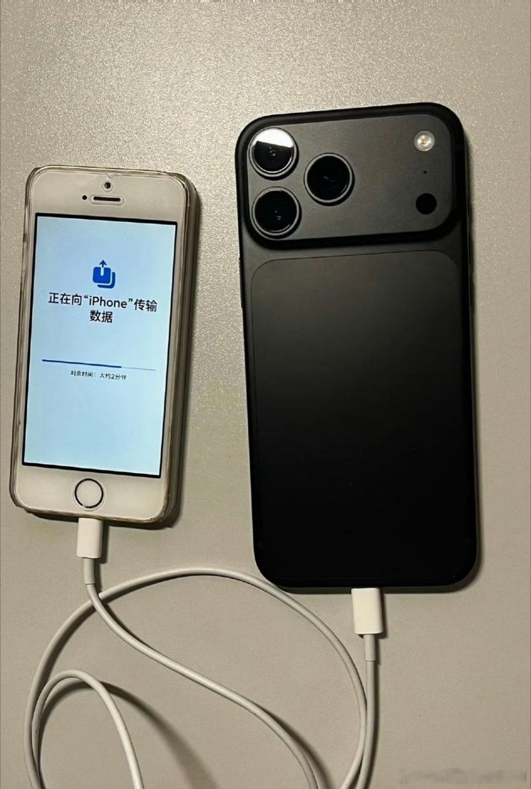 真的有人iPhone 5s用到今天吗？[捂嘴哭]这次换机的他，下一次换机又是几年