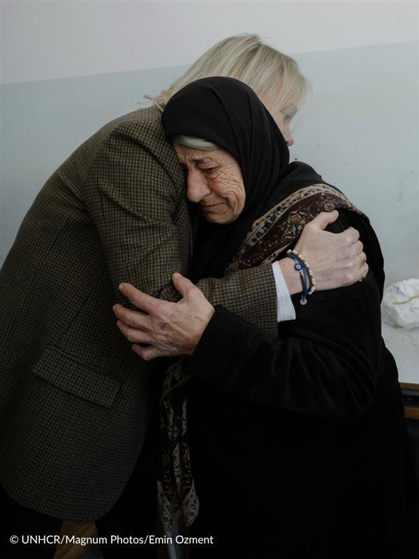 他们不是新闻里的数字，是和我们一样的普通人🔹转发｜战火中的她，等一个活下去的希