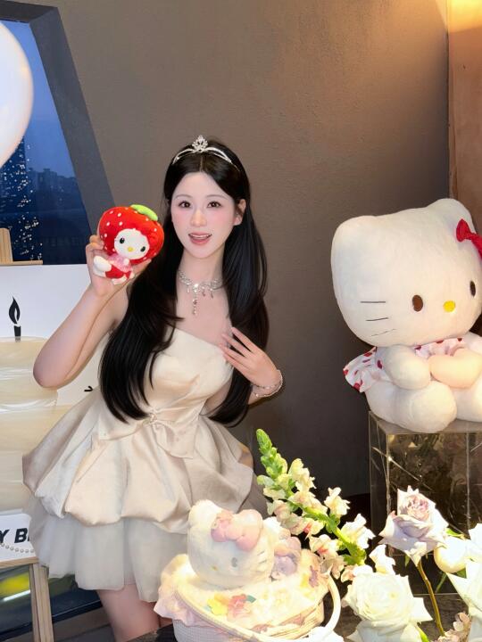 𝗞𝗶𝘁𝘁𝘆为我庆生咯🎂🎀⚞ ꈍ  ०  ꈍ ⚟