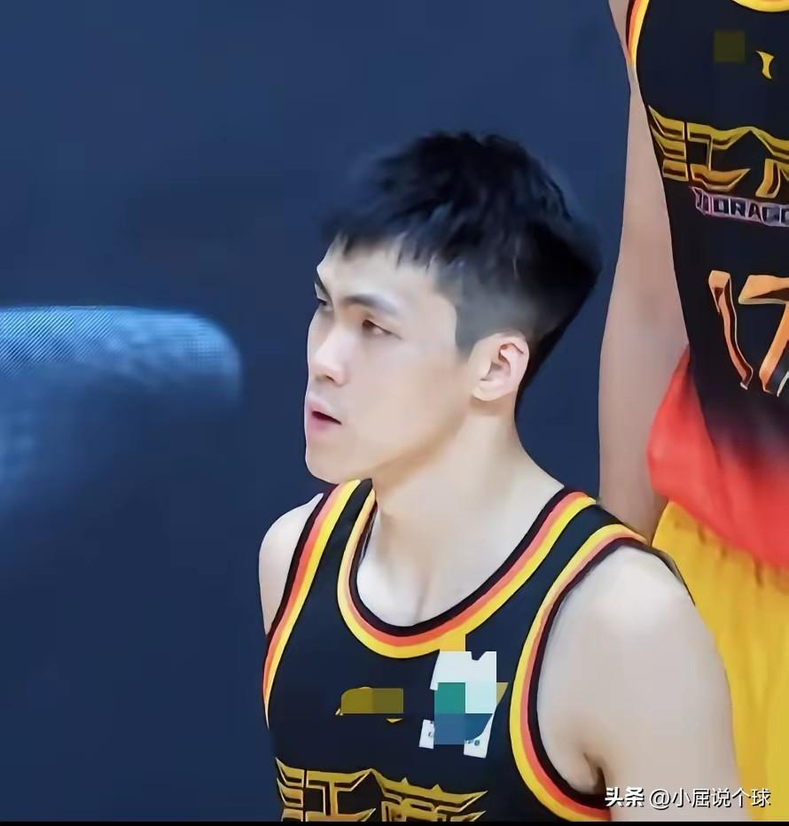 庞峥麟未来的潜力如何庞峥麟未来是国家队主力级别的，其实以本赛季的数据来看，他已经