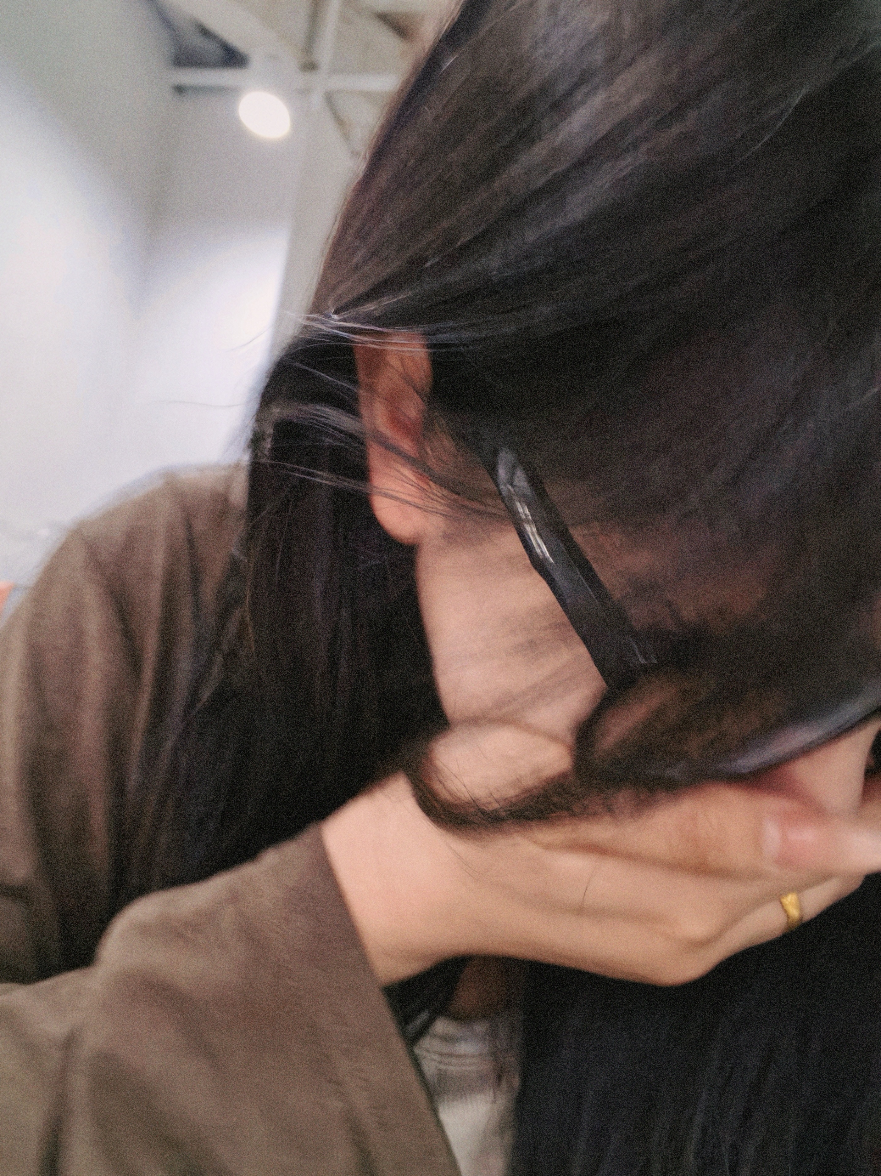 打个喷嚏蹭到快门，华为替我拍了一张我自己都拍不出来的照片。（不露脸），像故意的。