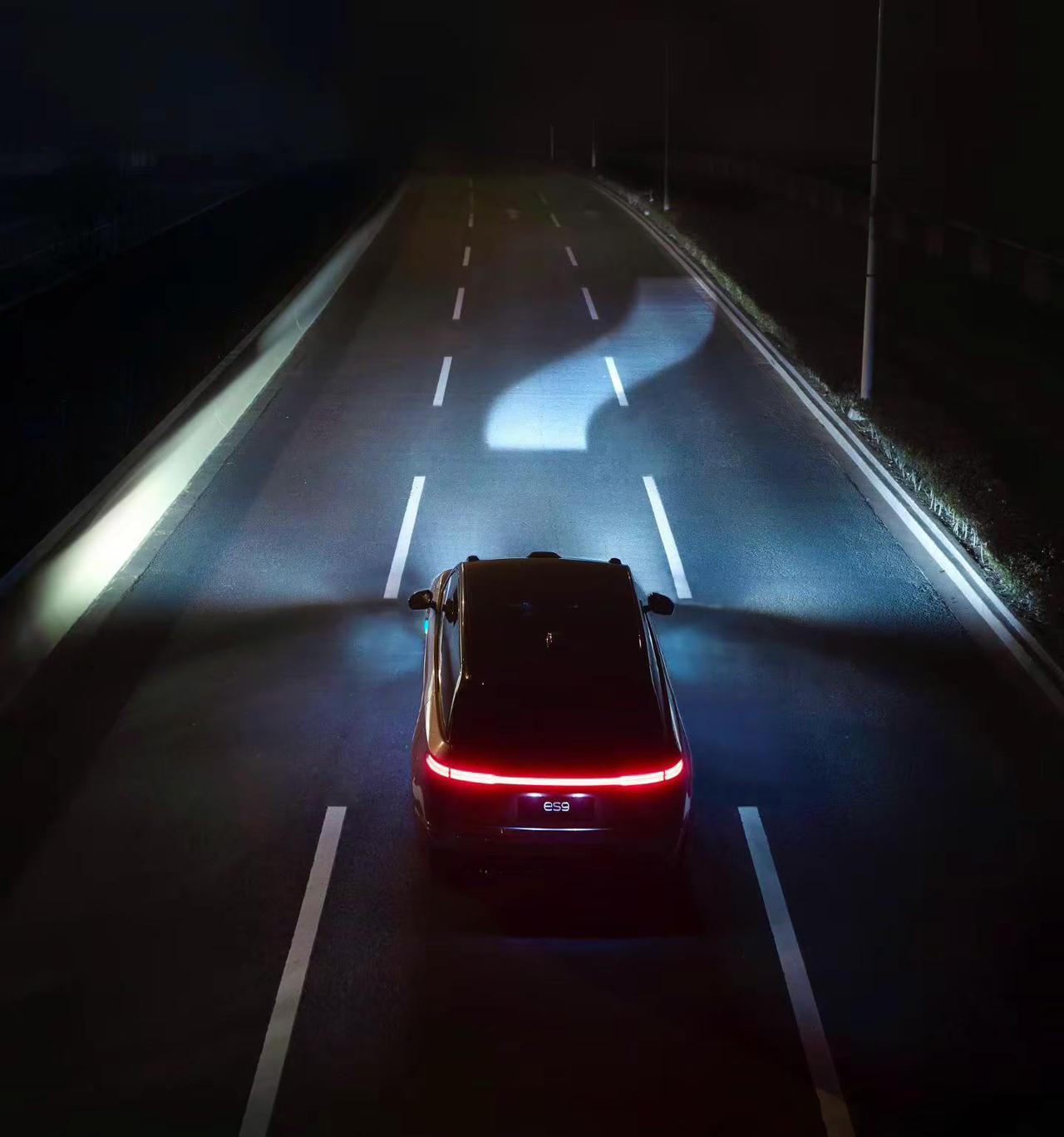 太牛啤了！蔚来ES9的灯光可以转弯！太牛啤了！蔚来ES9的灯光可以转弯！是不是太