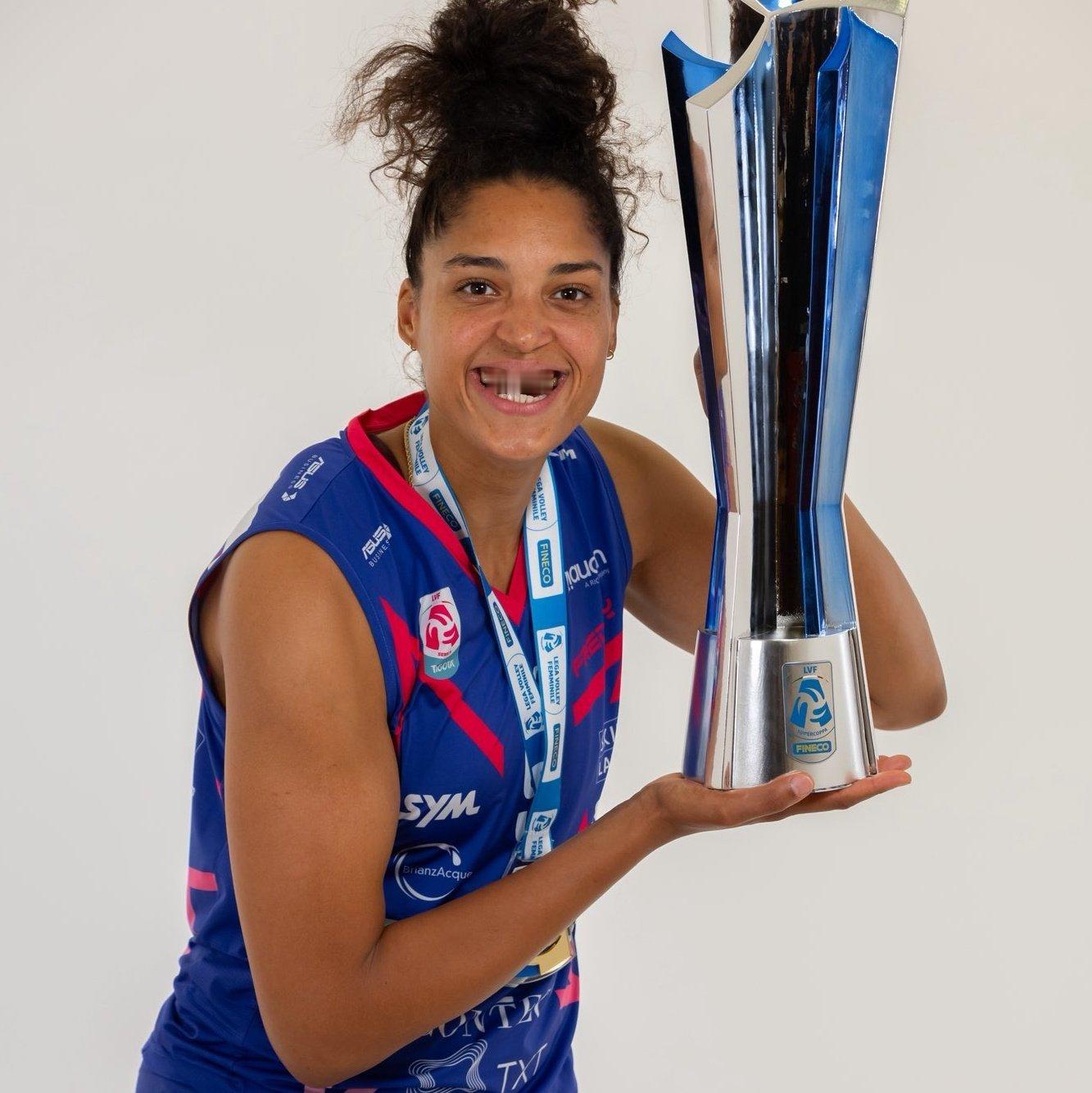 米兰女排俱乐部与🇳🇱普拉克解约，分道扬镳国际排坛动态