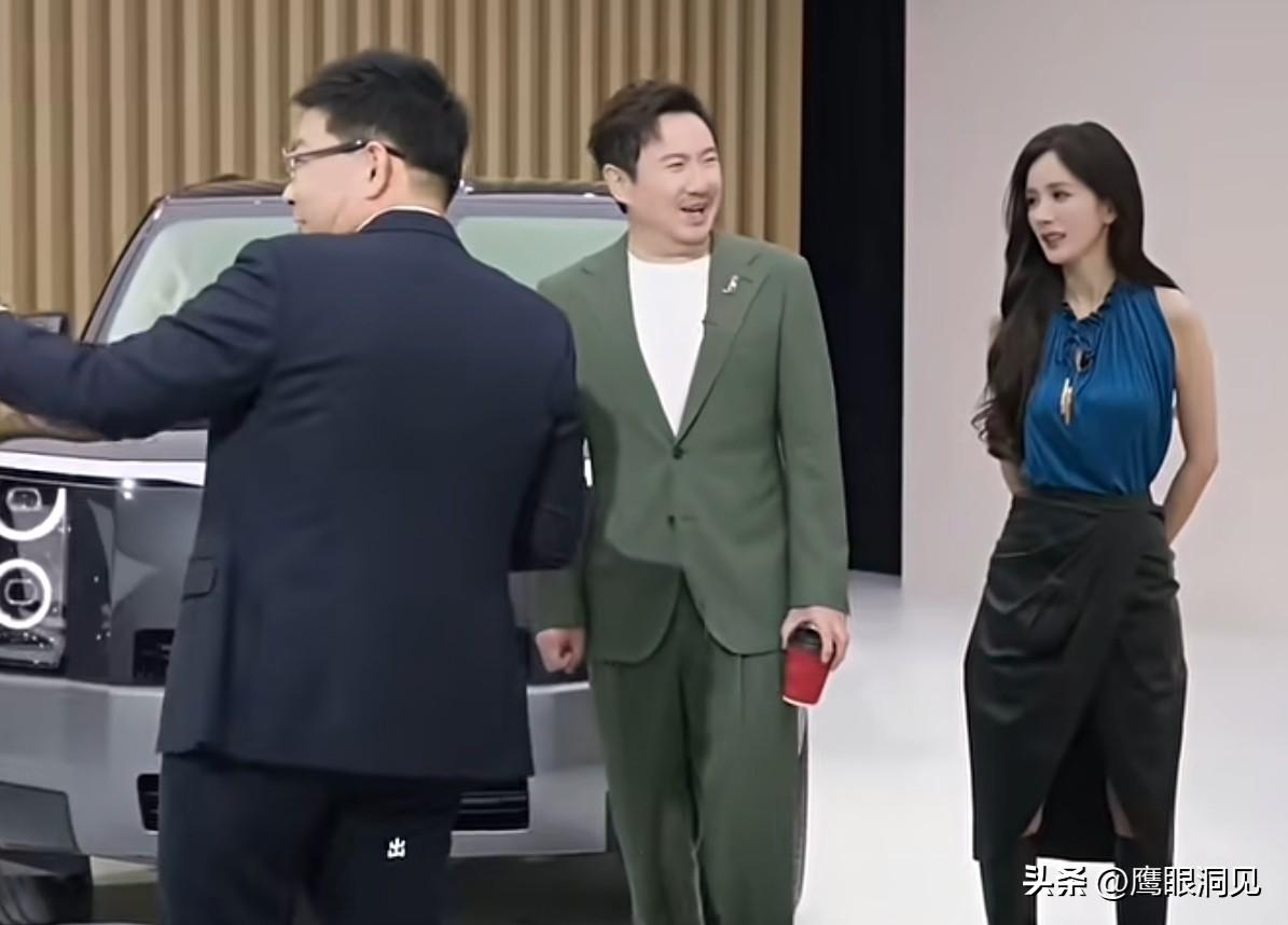 发布会名场面！沈腾当着余承东面安利：这车连臀部都带按摩，主打一个全身放松
 
6